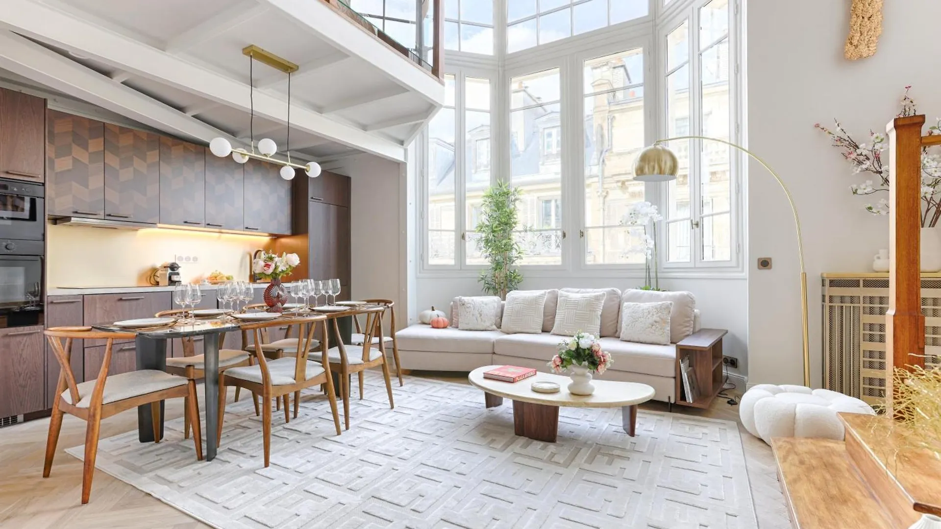 Duplex A Deux Pas Des Champs Elysee Parigi